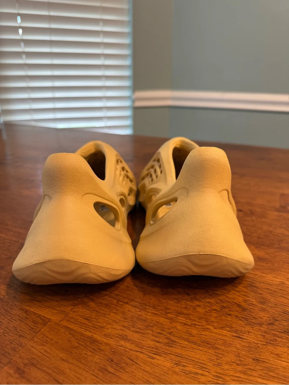 adidas Yeezy Foam Runner Sulfur Desert Sand Men's Size 10 Slip On Clog